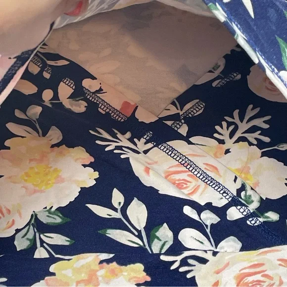 Latched Mama Nursing Hoodie size Large OG Navy Floral Top - Picture 6 of 8